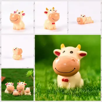 Karvės šeimos karvės statula Patvari animacinis filmas Mini zodiako jaučio ornamentas Netoksiška derva Gyvūnų modelis Mikro peizažas